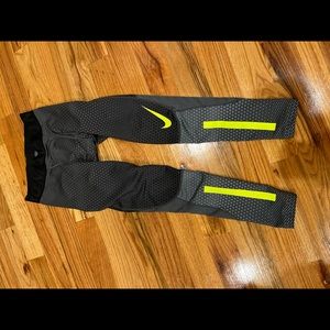 Nike pro hyper warm leggings